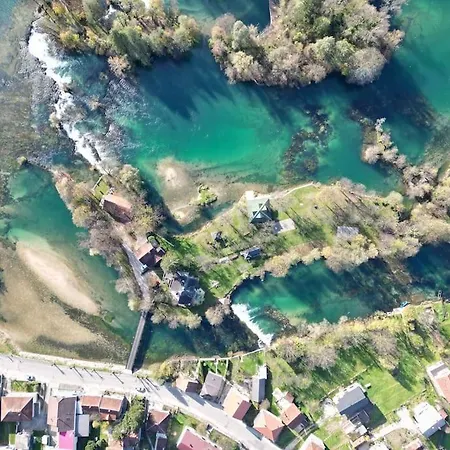 Jedinstven I Nezaboravan Odmor Na Privatnom Otoku Min 2, Max 4 Osobe Plus 2 Djece Ferienhaus Bihać